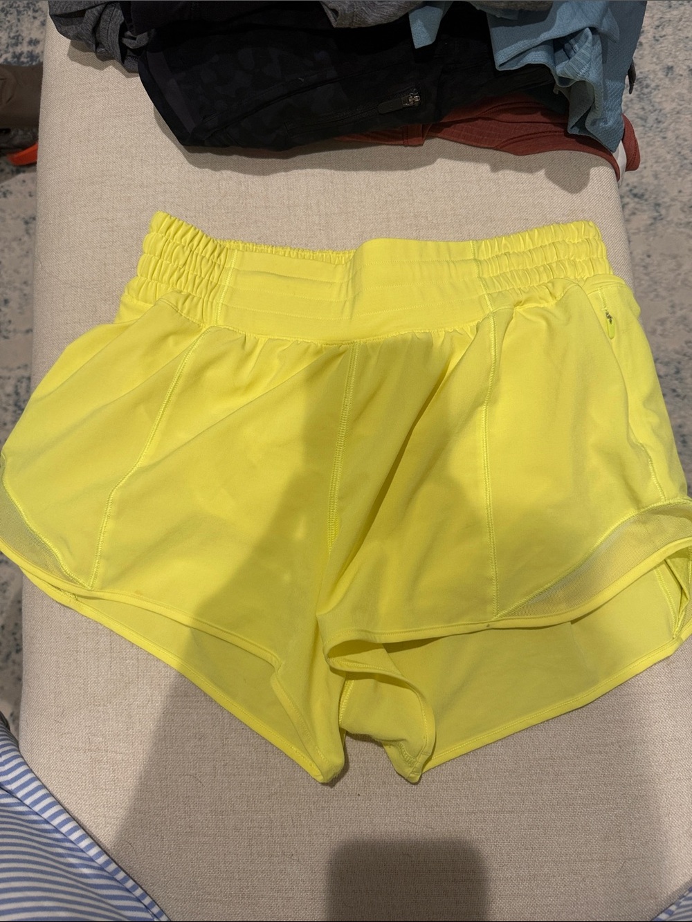 Lululemon Hotty hot 2.5 inch women’s shorts